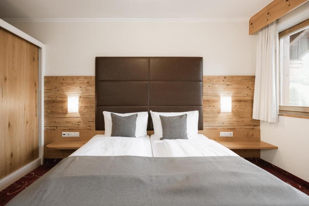 Suite with Mountain View room - Image 2