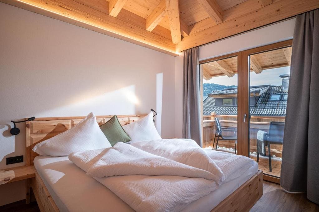One-Bedroom Apartment with Shower room - Image 1
