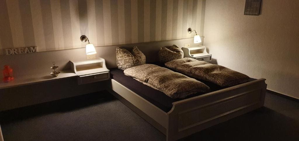 Large Double Room room - Image 1