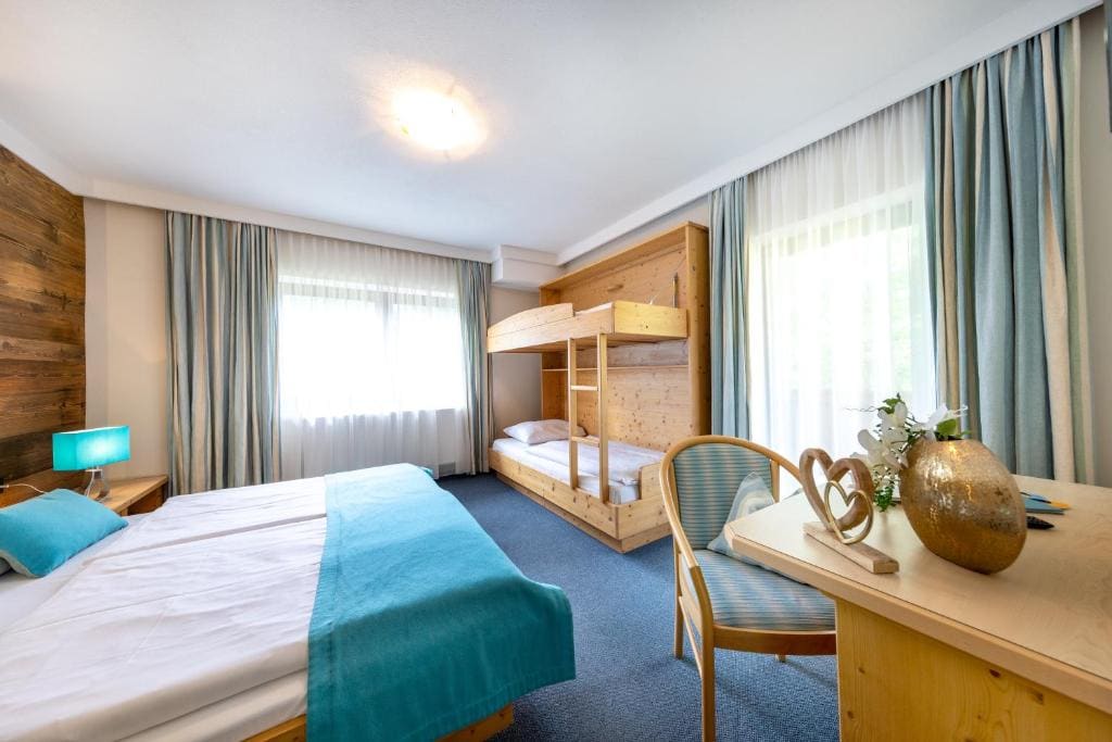 Deluxe Double Room with Extra Bed room - Image 3