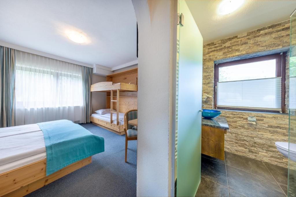 Deluxe Double Room with Extra Bed room - Image 2