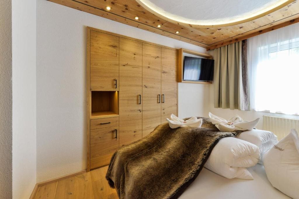 Deluxe Suite room - Image 2