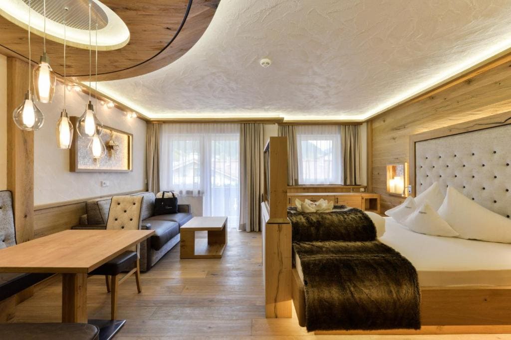 Superior Double Room room - Image 3