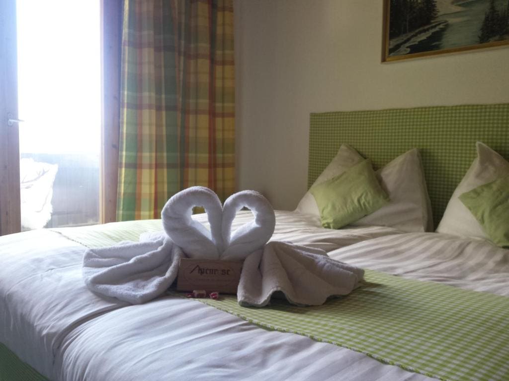 Double Room with Balcony room - Image 3