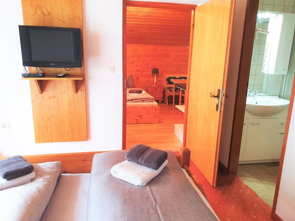 Quadruple Room room - Image 1