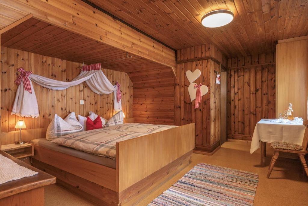 Double Room with Extra Bed room - Image 3