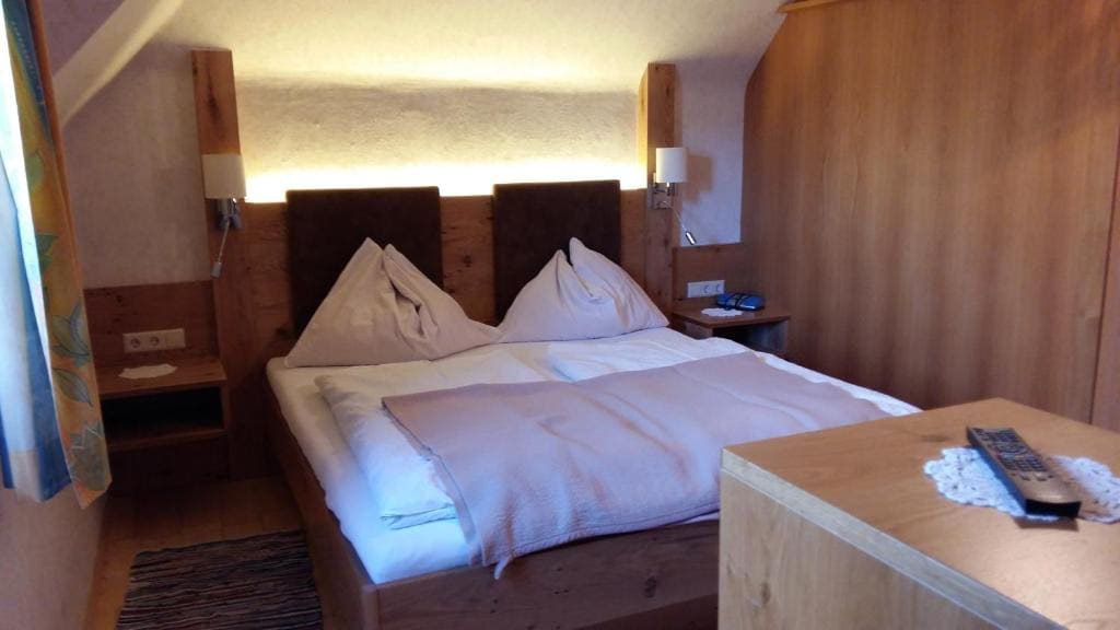 Family Room room - Image 1