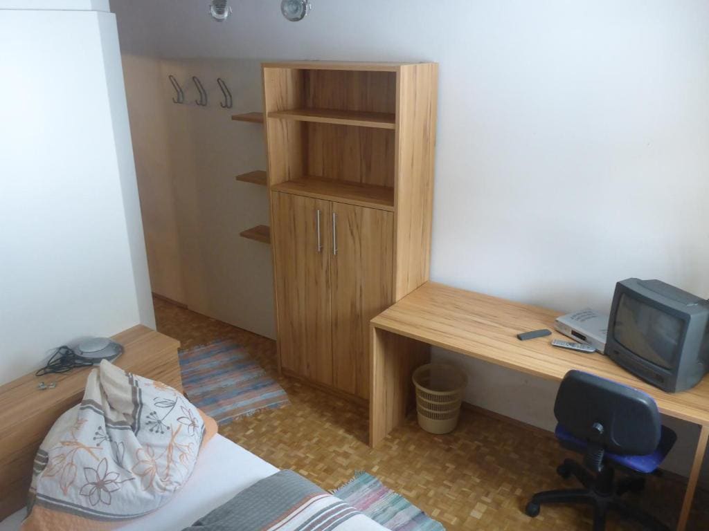 Single Room with External Bathroom room - Image 2