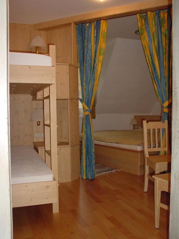 Standard Quadruple Room with external Bathroom room - Image 1