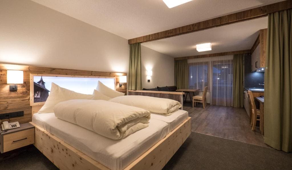 Apartment with Balcony room - Image 1