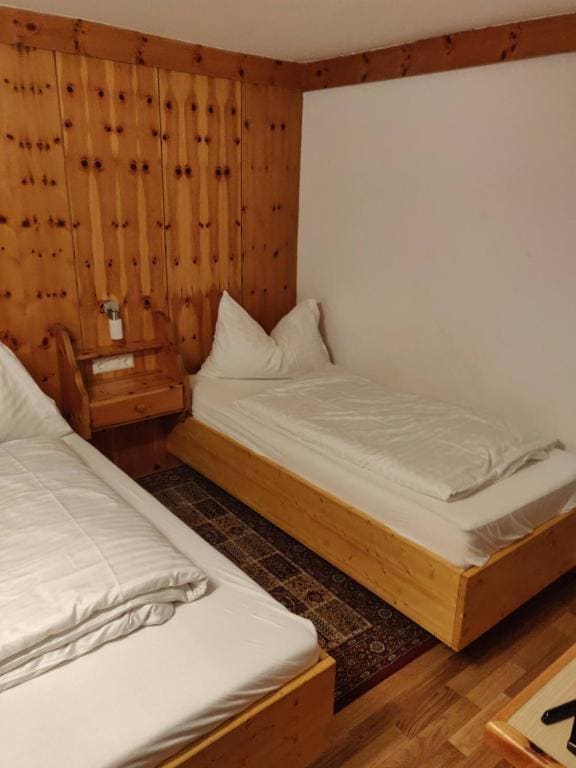 Standard Family Room room - Image 1