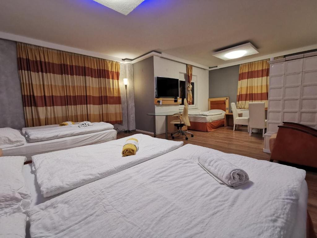 Family Room with Terrace room - Image 2