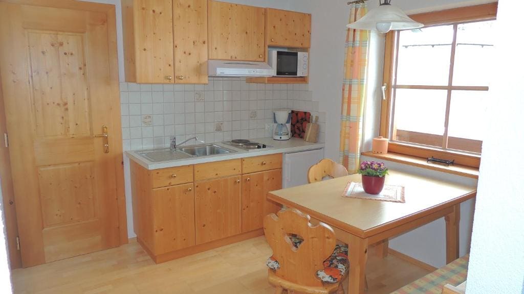 One Bedroom Apartment room - Image 2