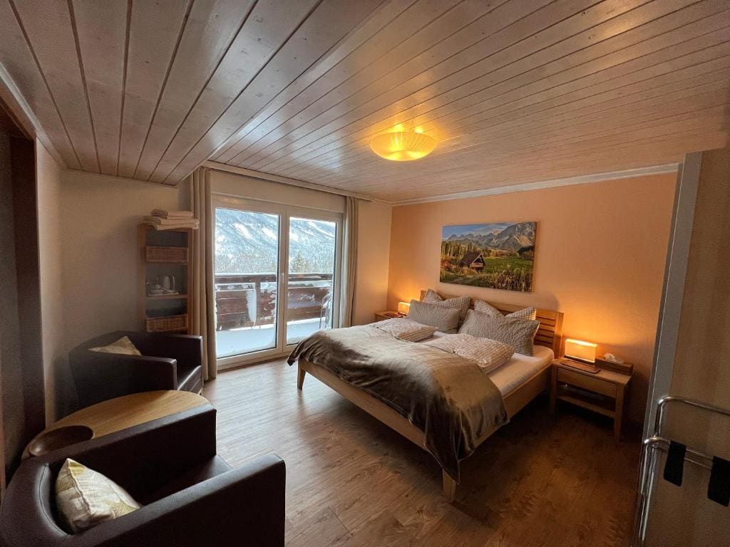 Deluxe Double Room with Balcony room - Image 1