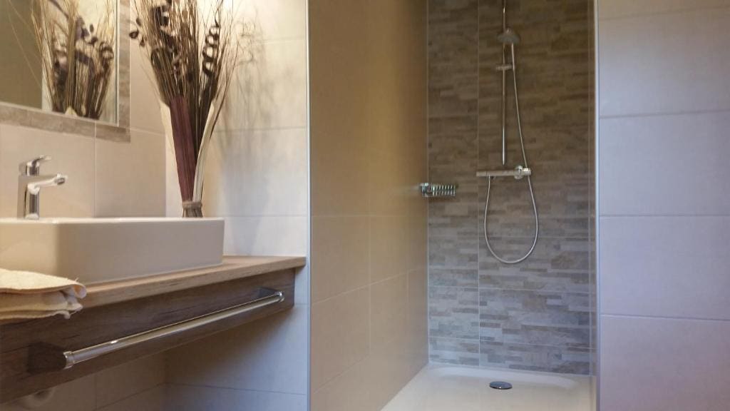 Double Room with Balcony room - Image 3