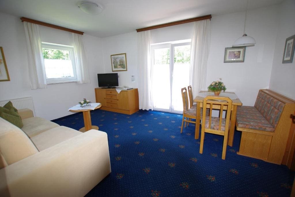 One-Bedroom Apartment room - Image 1