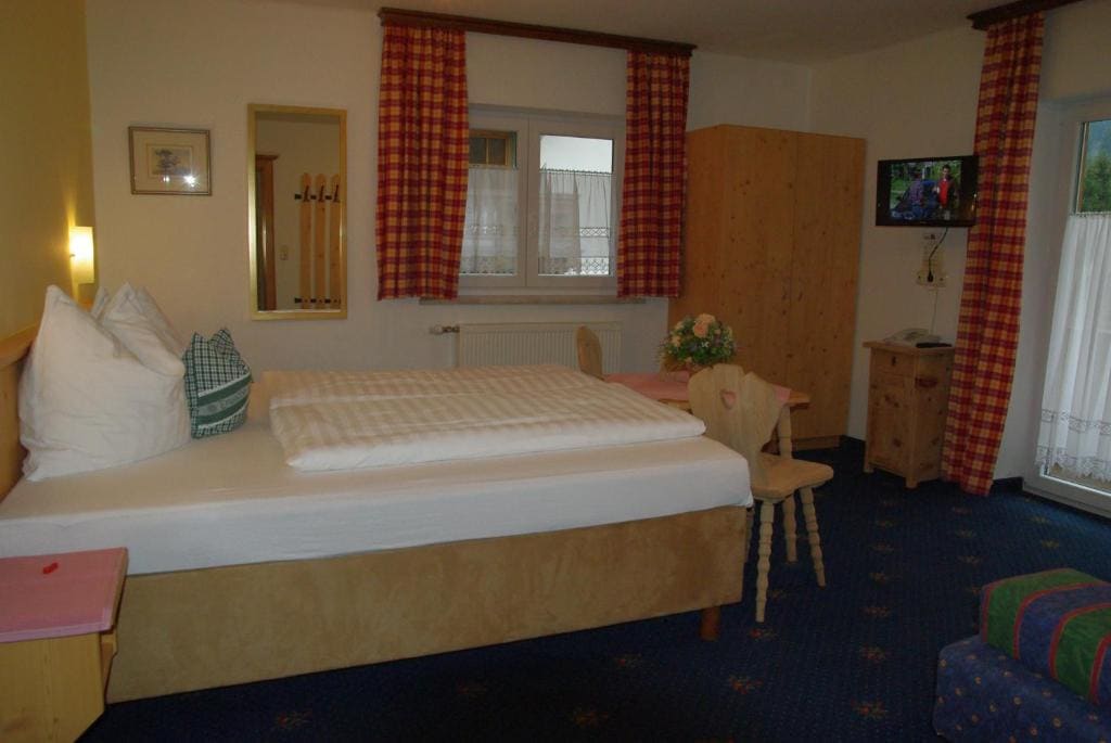 Basic Triple Room room - Image 2