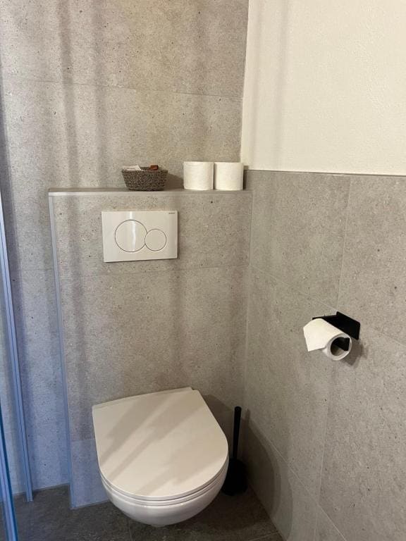 Double Room with Balcony room - Image 2