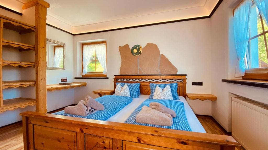 Double Room with Balcony room - Image 2