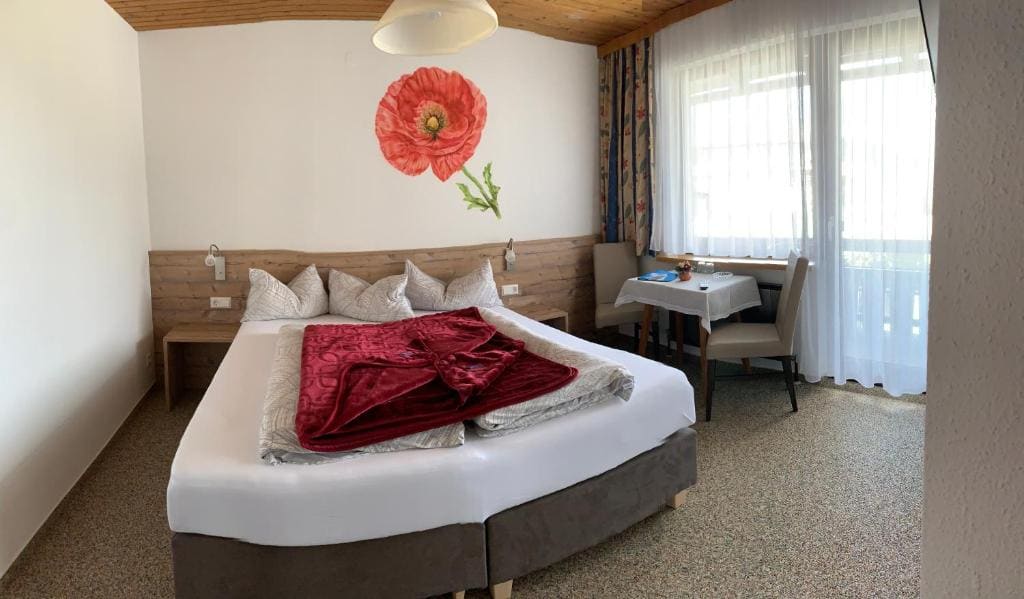 Double Room with Balcony room - Image 1