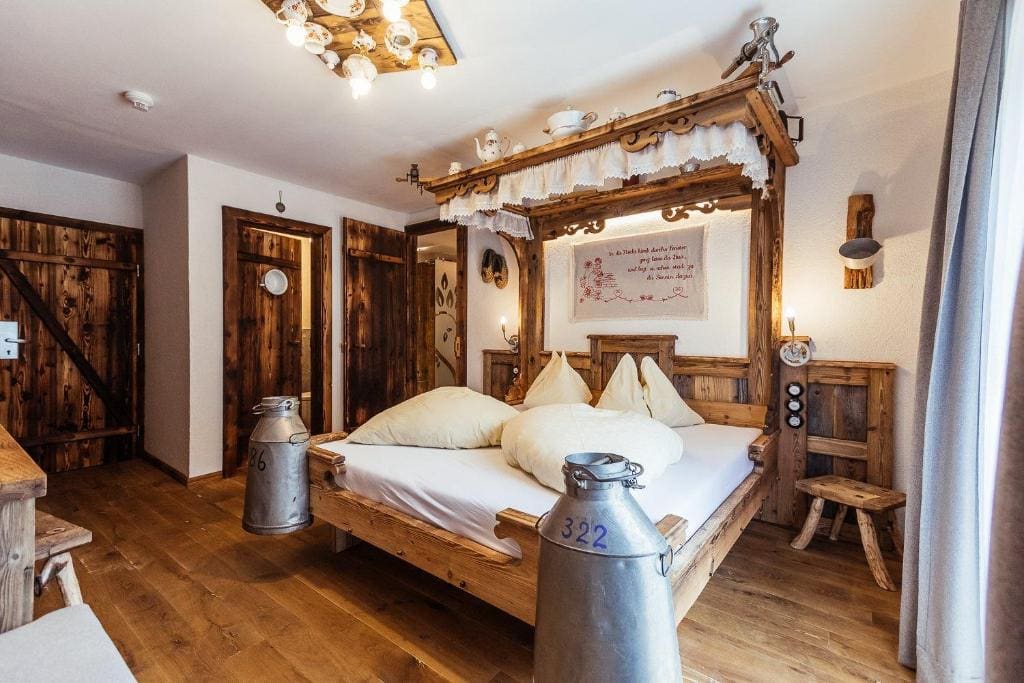 Deluxe Double Room with Balcony room - Image 2