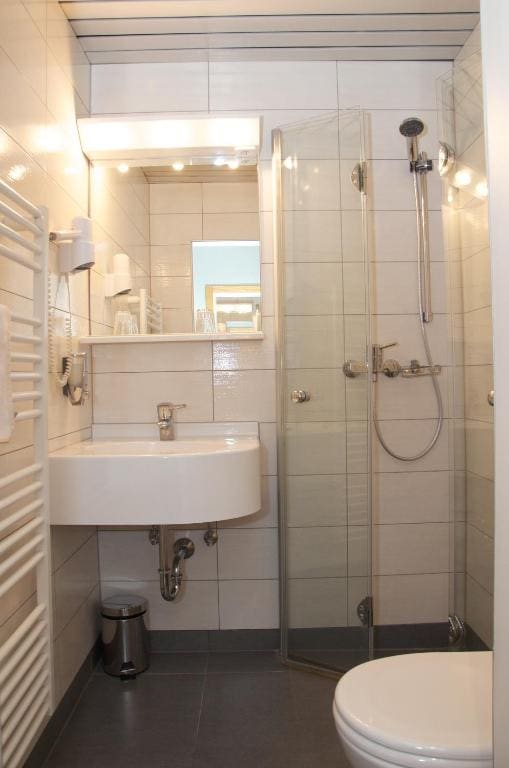 Double Room with Balcony room - Image 3
