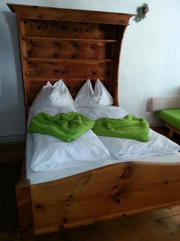 Classic Triple Room room - Image 3