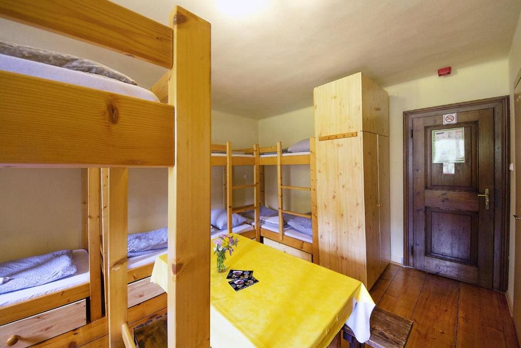 Family Room with Bathroom room - Image 1