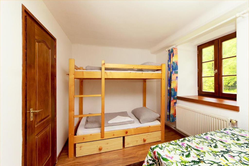 Family Room with Private Bathroom room - Image 1