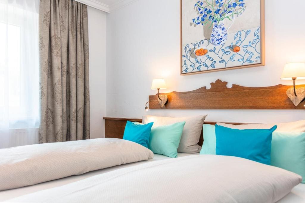 Double Room with Balcony room - Image 2
