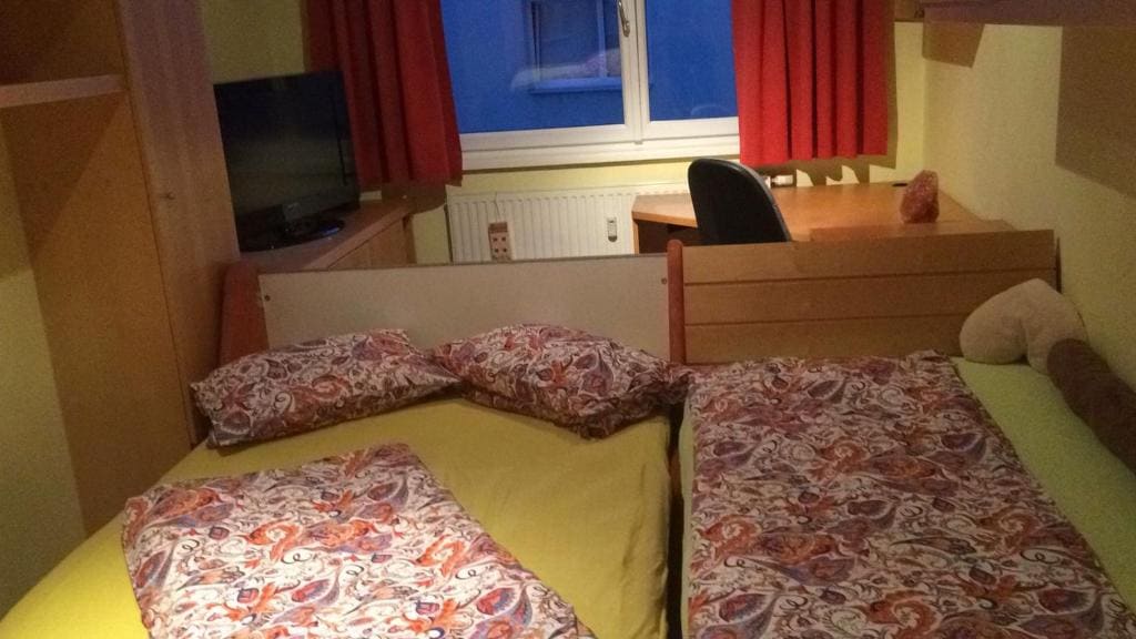 Room room - Image 1