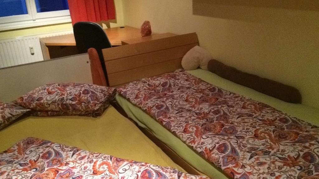Room room - Image 2