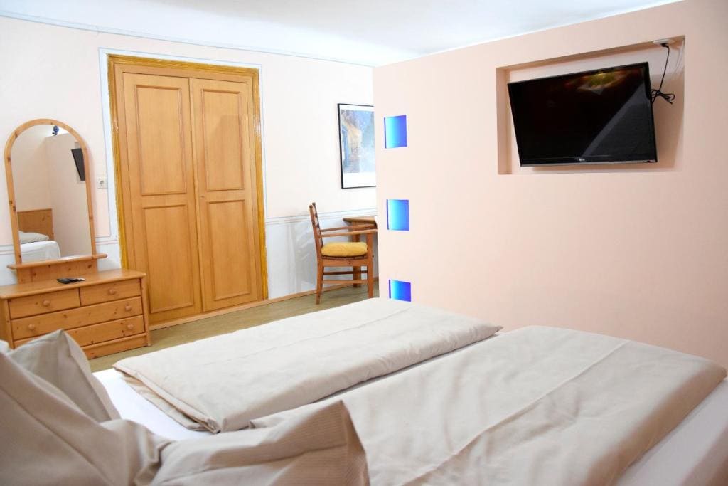 Quadruple Room room - Image 1