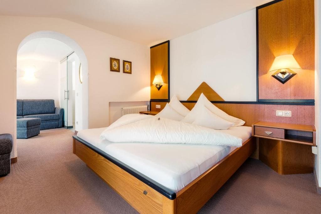 Junior Suite with Balcony room - Image 1
