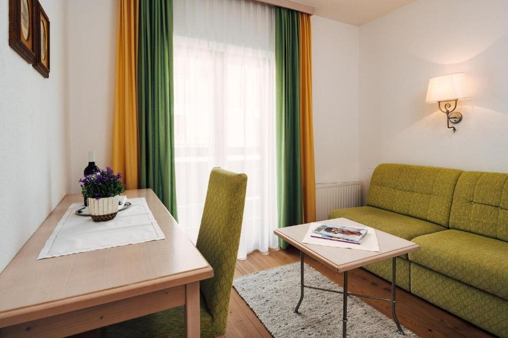 Suite room - Image 3