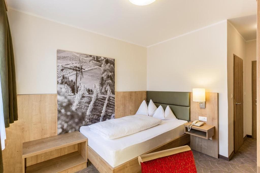 Single Room with Air Conditioning room - Image 1