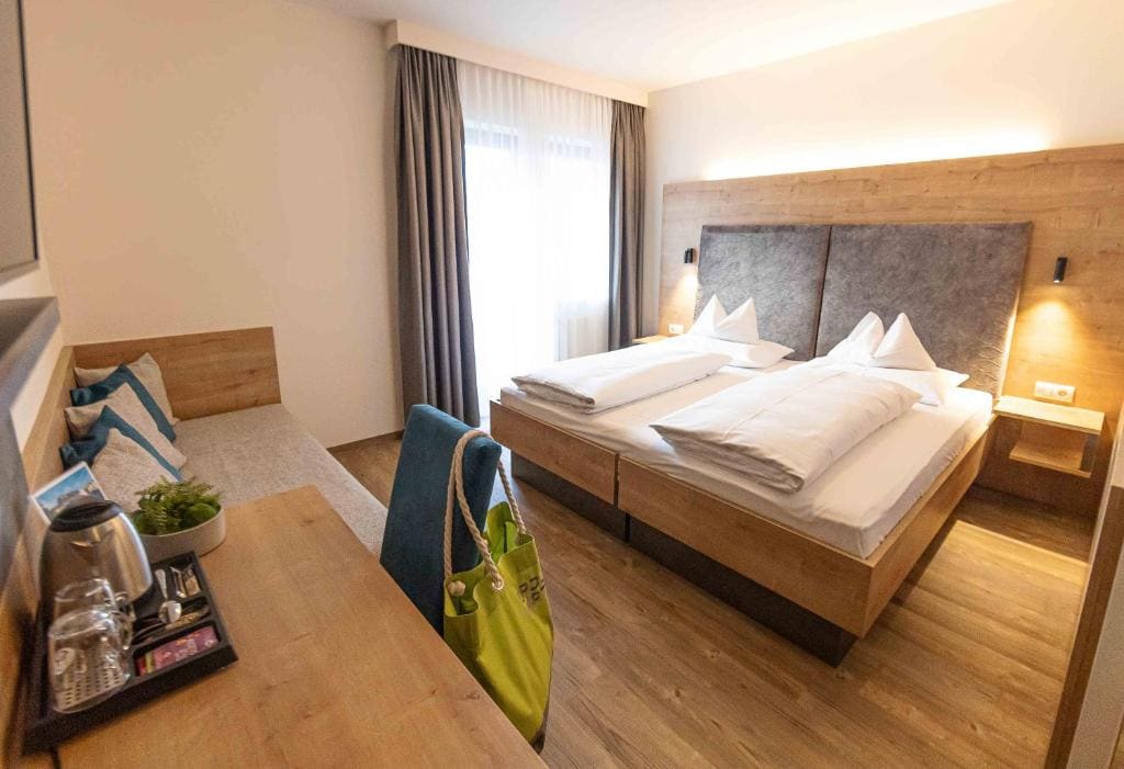 Superior Double or Twin Room with Air Conditioning room - Image 1