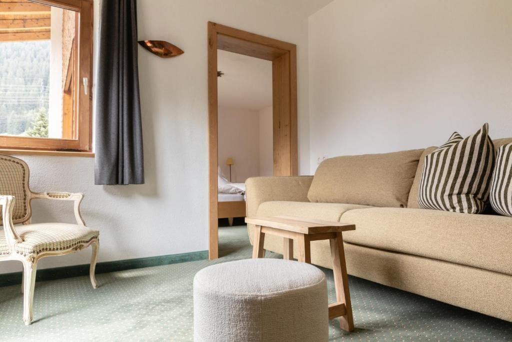 Family Room room - Image 1
