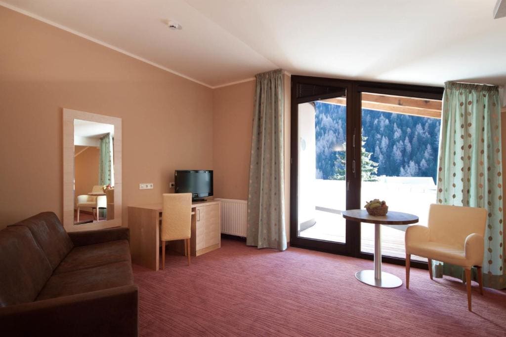 Superior Double Room room - Image 3