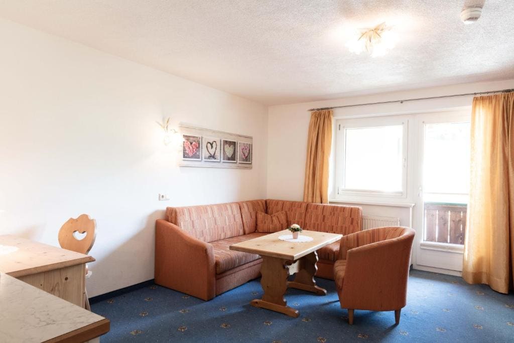 Deluxe Triple Room room - Image 1