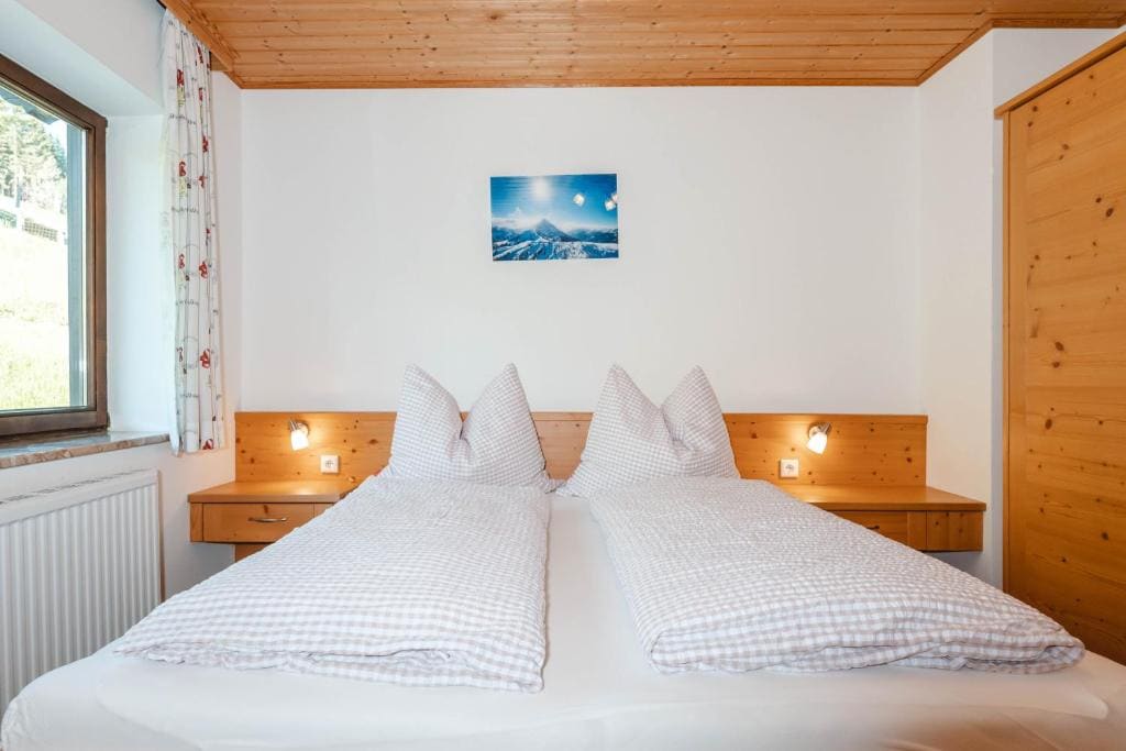 Double Room with Private Bathroom room - Image 1