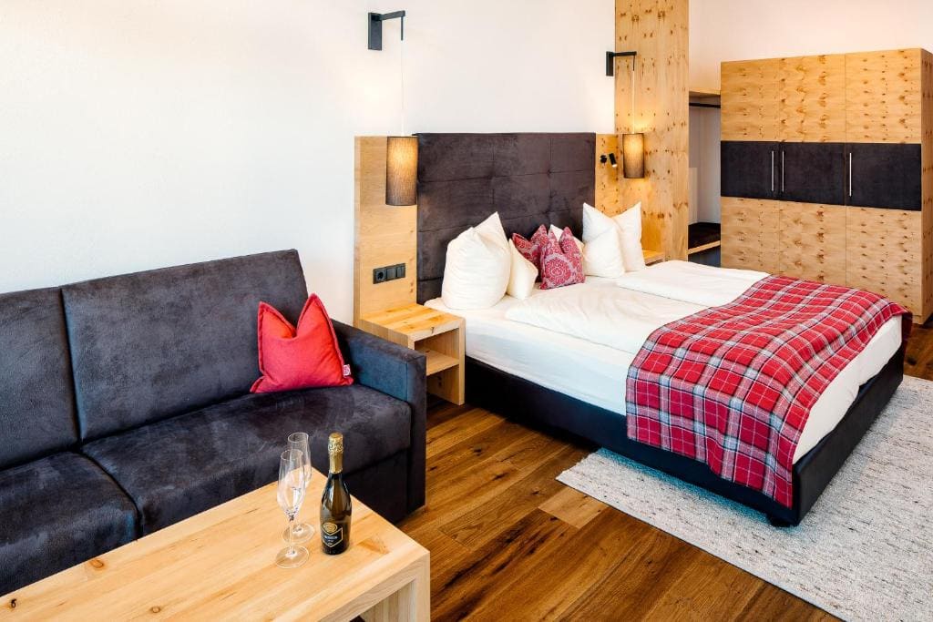 Deluxe Double or Twin Room room - Image 2
