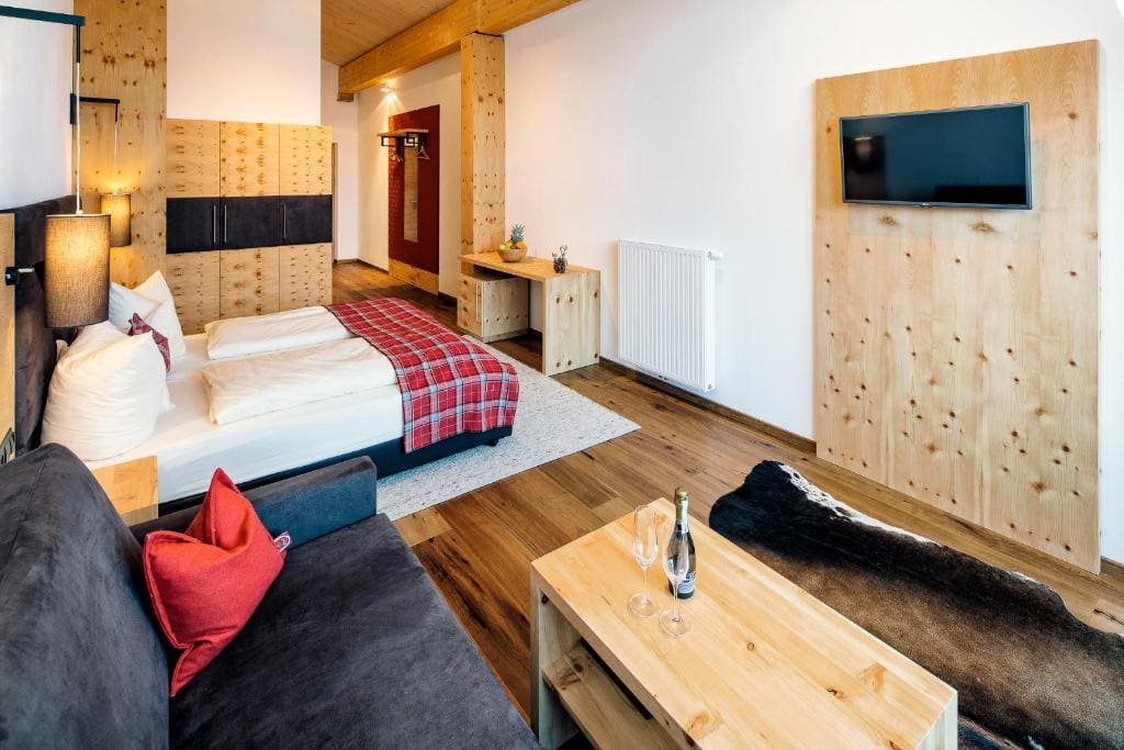 Deluxe Double or Twin Room room - Image 1