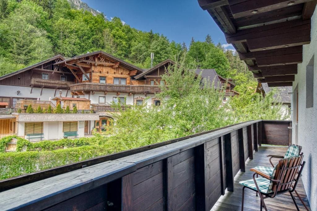 Double Room with Balcony room - Image 1