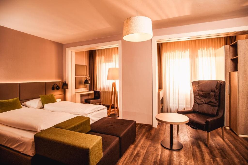 Double Room with Balcony and bath tub room - Image 1