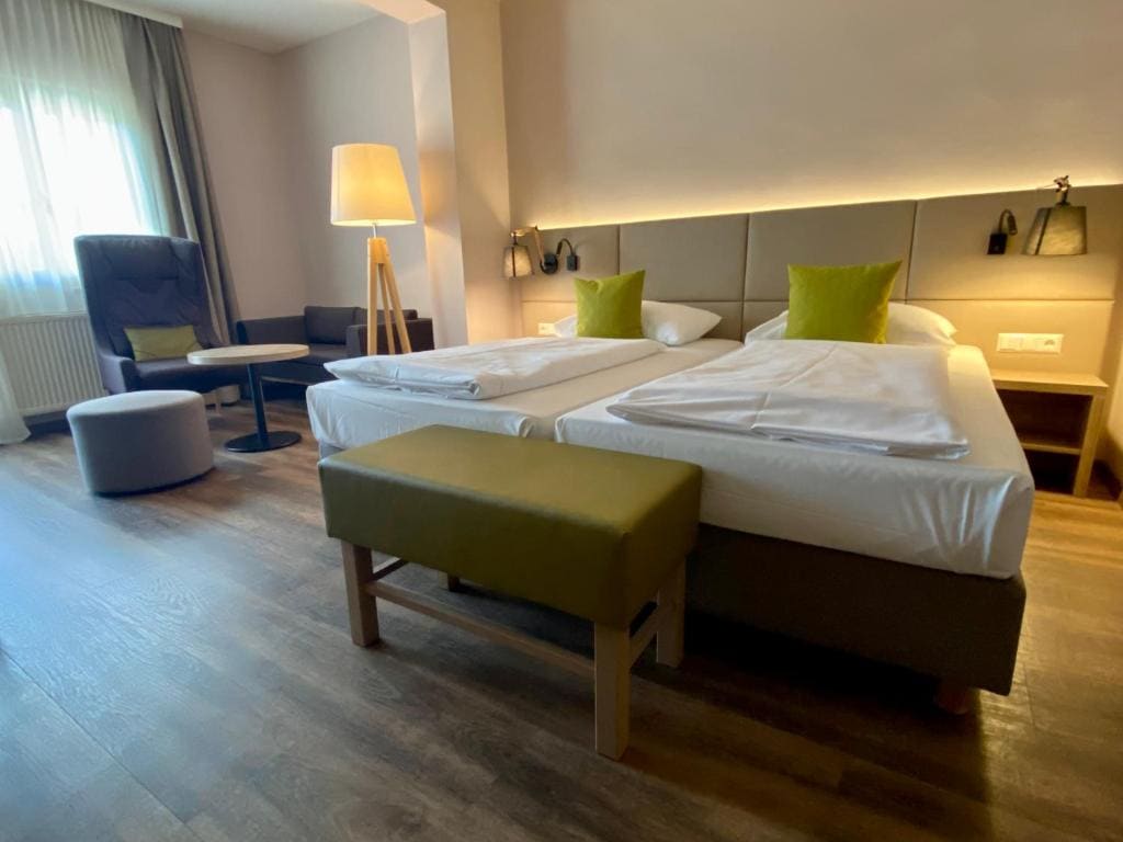 Double Room with Balcony room - Image 3