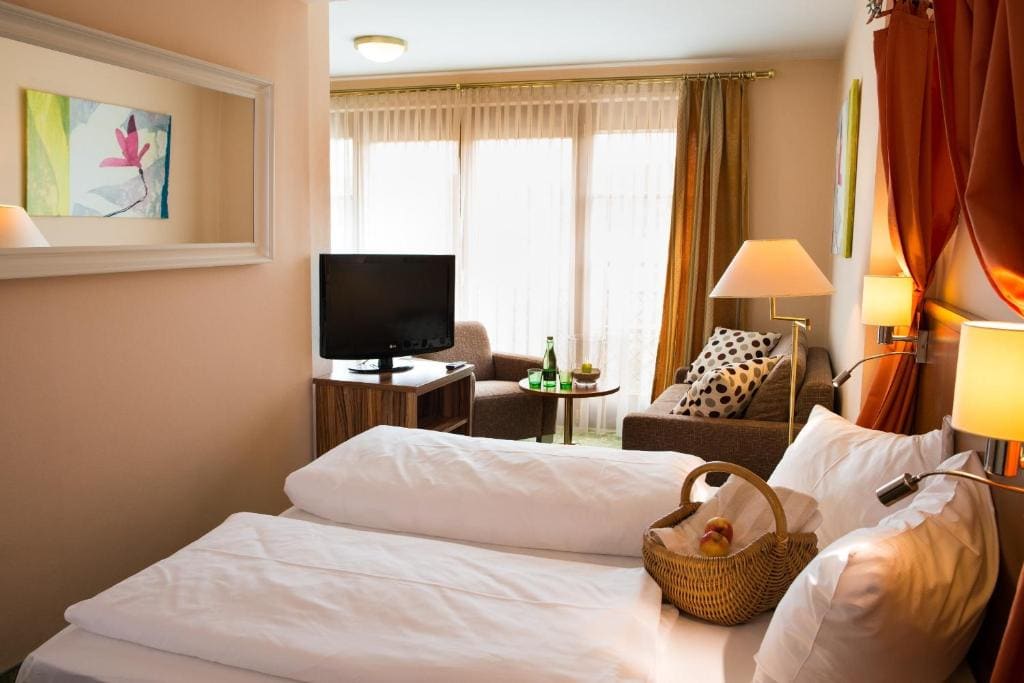 Suite with Balcony room - Image 2