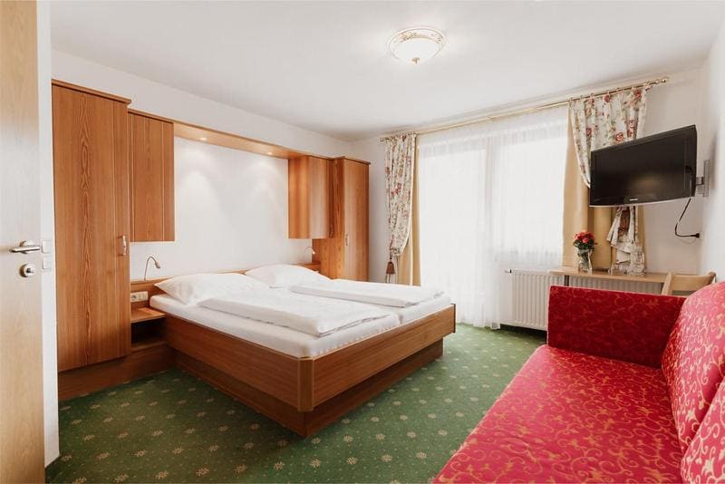 Double Room with Balcony (2 Adults + 1 Child) room - Image 2