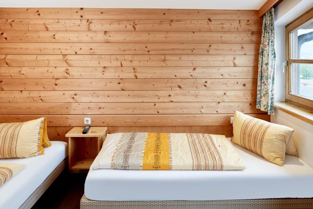 Family Suite with Balcony room - Image 3