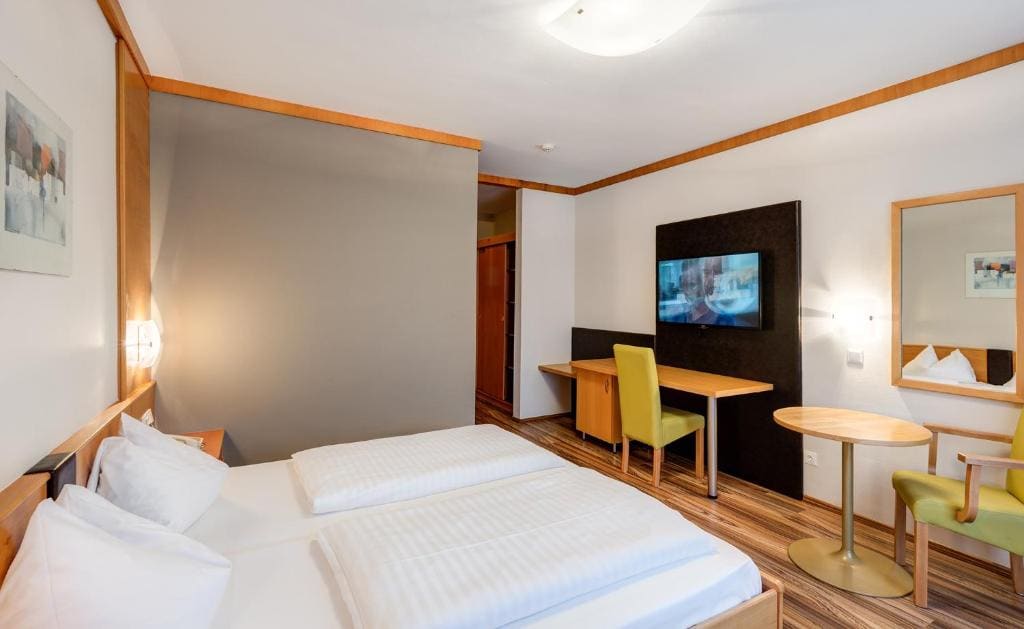 Classic Triple Room room - Image 1